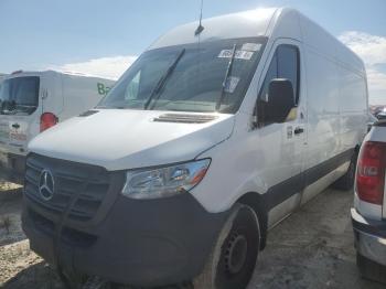  Salvage Mercedes-Benz Sprinter