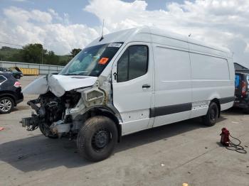  Salvage Mercedes-Benz Sprinter