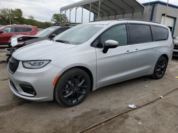  Salvage Chrysler Pacifica