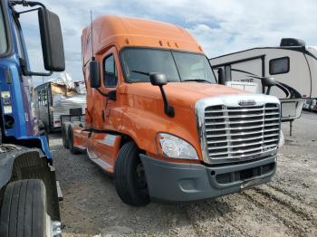  Salvage Freightliner Cascadia 1