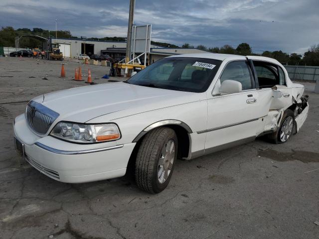  Salvage Lincoln Towncar