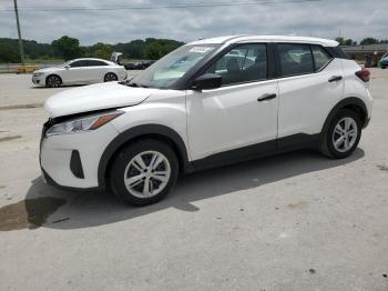  Salvage Nissan Kicks