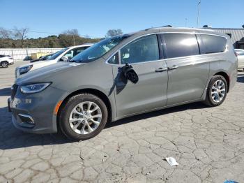  Salvage Chrysler Pacifica