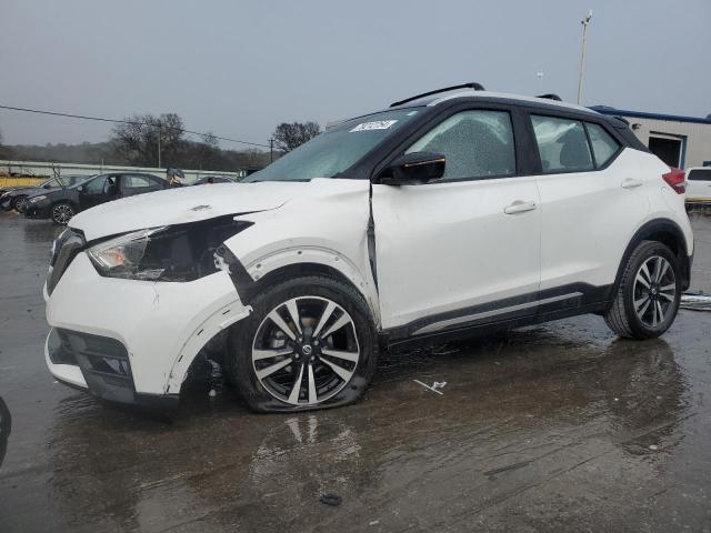  Salvage Nissan Kicks