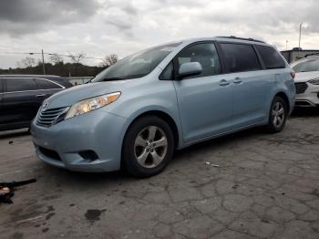  Salvage Toyota Sienna