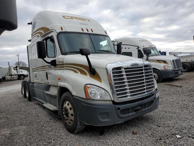  Salvage Freightliner Cascadia 1