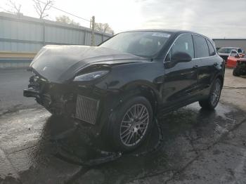  Salvage Porsche Cayenne