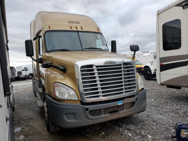  Salvage Freightliner Cascadia 1