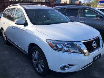  Salvage Nissan Pathfinder