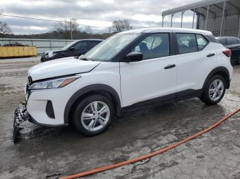  Salvage Nissan Kicks