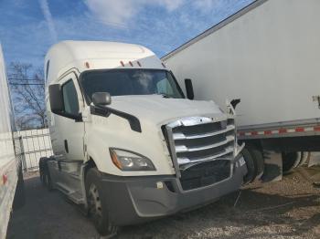  Salvage Freightliner Cascadia 1