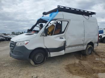  Salvage Mercedes-Benz Sprinter