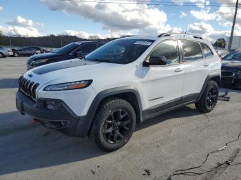  Salvage Jeep Cherokee