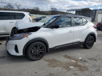  Salvage Nissan Kicks