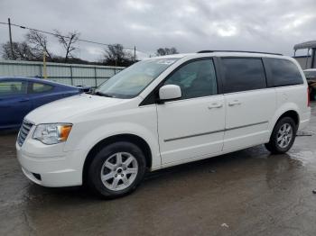  Salvage Chrysler Minivan