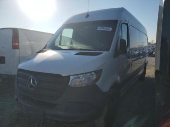  Salvage Mercedes-Benz Sprinter