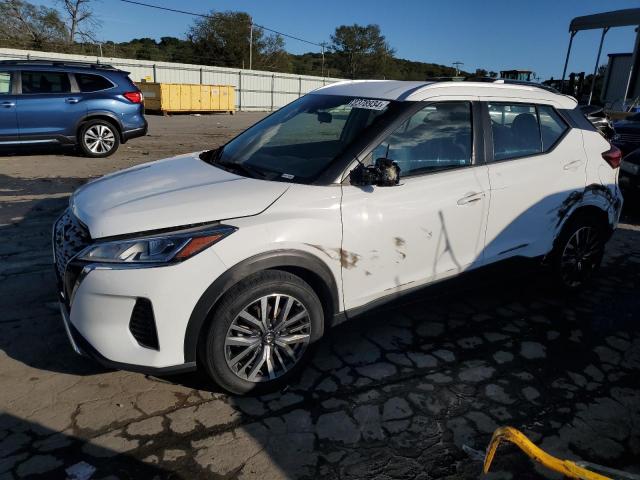  Salvage Nissan Kicks