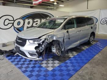  Salvage Chrysler Pacifica