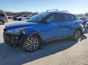  Salvage Nissan Kicks