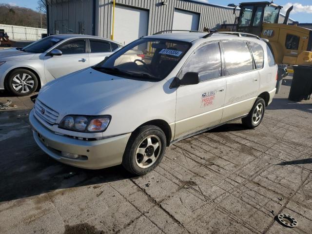  Salvage Toyota Ipsum