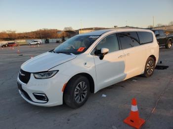  Salvage Chrysler Pacifica