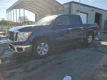  Salvage Nissan Titan