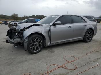  Salvage Chrysler 300