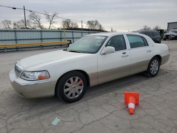  Salvage Lincoln Towncar