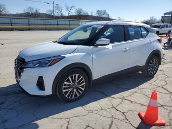  Salvage Nissan Kicks