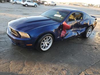  Salvage Ford Mustang