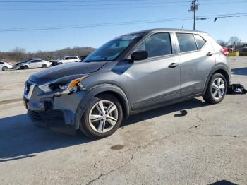  Salvage Nissan Kicks