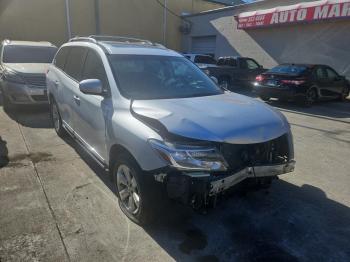  Salvage Nissan Pathfinder