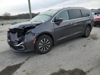  Salvage Chrysler Pacifica