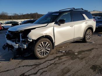  Salvage Nissan Pathfinder