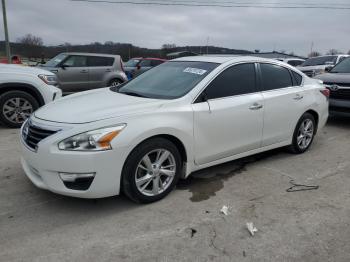  Salvage Nissan Altima