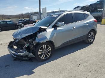  Salvage Hyundai TUCSON