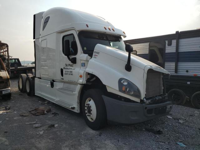  Salvage Freightliner Cascadia 1