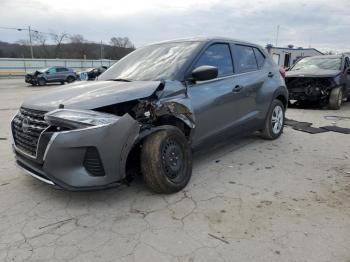  Salvage Nissan Kicks