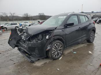  Salvage Nissan Kicks