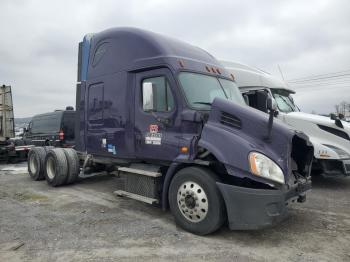  Salvage Freightliner Cascadia 1