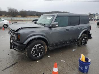  Salvage Ford Bronco