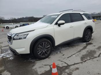  Salvage Nissan Pathfinder