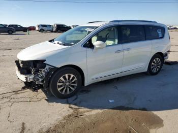  Salvage Chrysler Pacifica