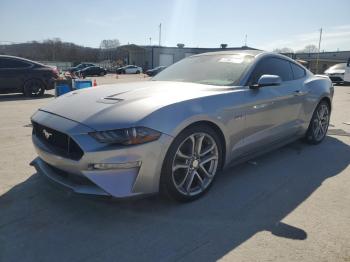  Salvage Ford Mustang