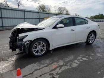  Salvage Nissan Maxima