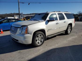  Salvage GMC Yukon