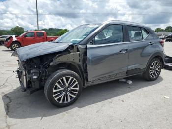  Salvage Nissan Kicks
