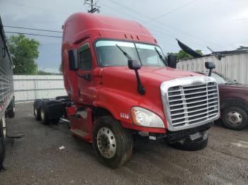  Salvage Freightliner Cascadia 1