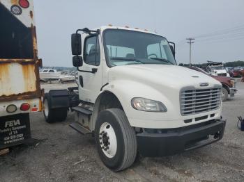  Salvage Freightliner M2 106 Med
