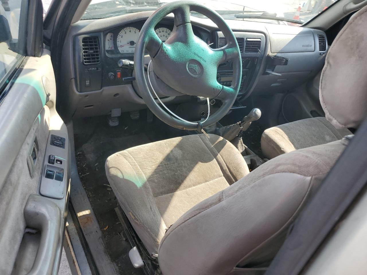 Toyota Tacoma Xtracab Image 6